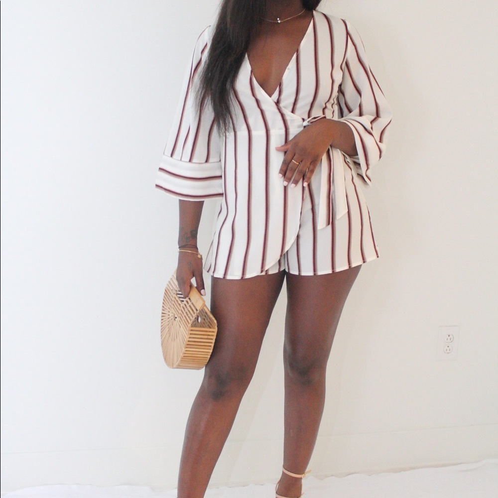 Striped Print Romper - Picture 5 of 8